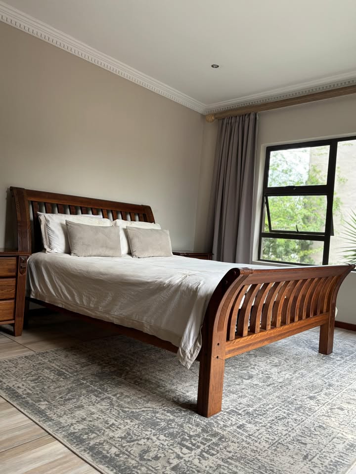 Queen Bed with drawers both sides - Image 1